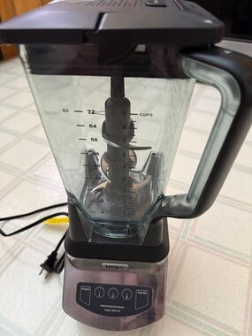 Ninja 72 Oz 1000 Watt Professional Blender